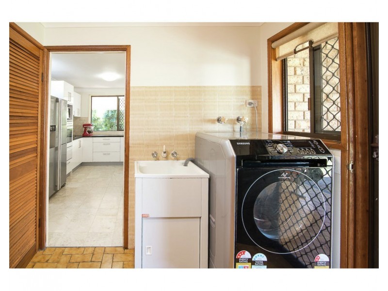 24 Yorkshire Crescent, Mount Warren Park QLD 4207