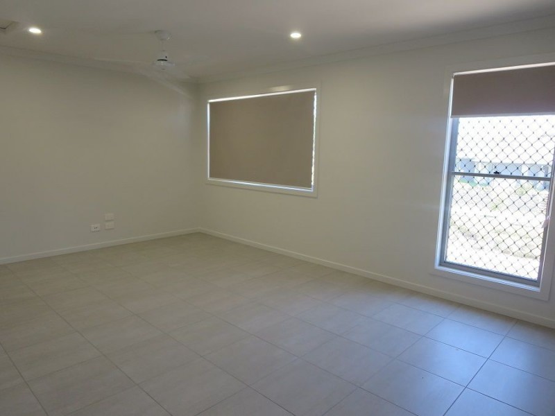 Unit 2 Lot 699 Glorious Promenade, Redbank Plains QLD 4301