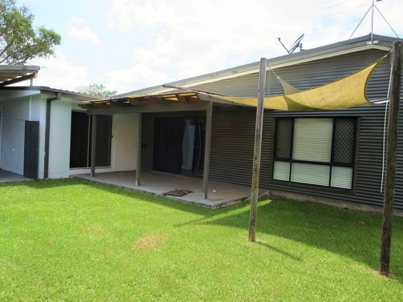 18 Guyra Close, Mount Warren Park QLD 4207