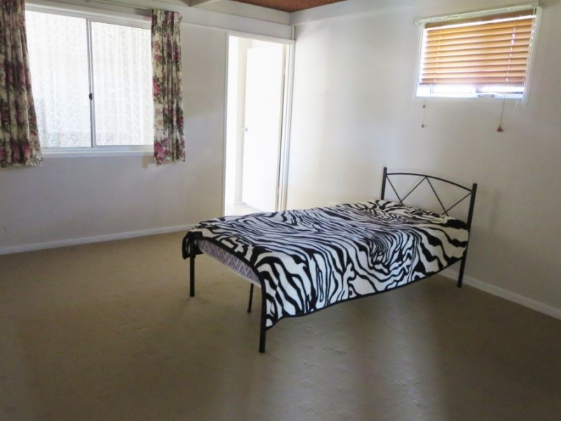 44 Glendevon Crescent, Mount Warren Park QLD 4207