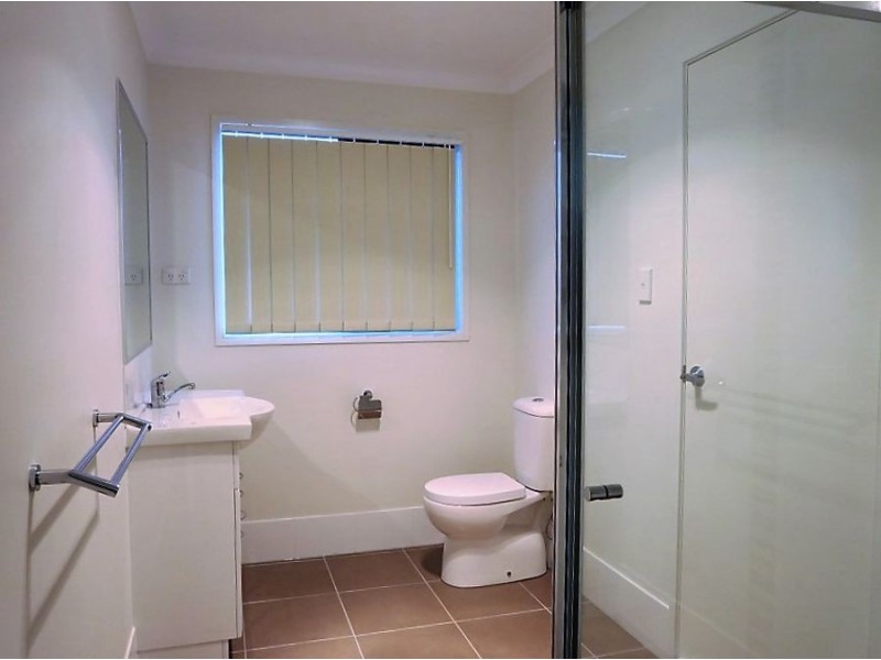 2/16 Lane court, Mount Warren Park QLD 4207