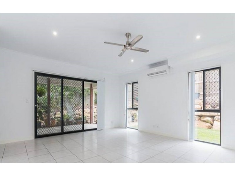 2/16 Hester Street, Shailer Park QLD 4128