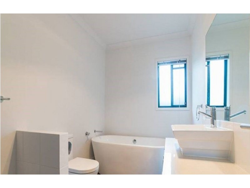 2/16 Hester Street, Shailer Park QLD 4128