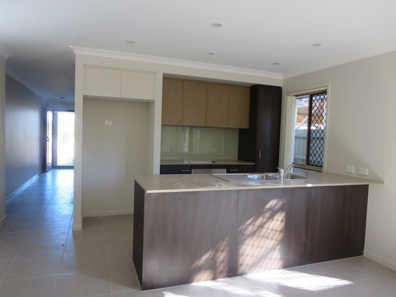 64 Baspa Street, Holmview QLD 4207