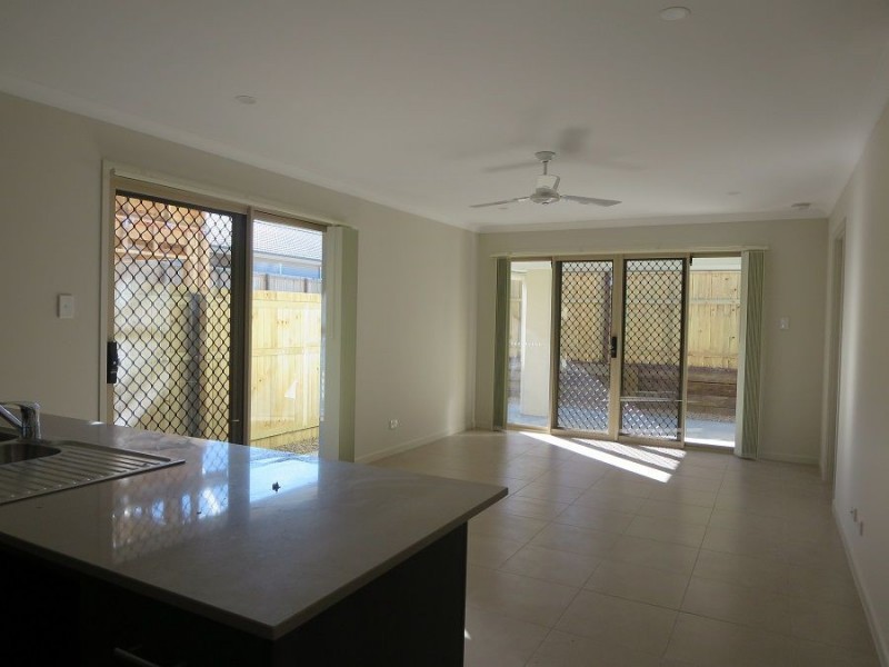 64 Baspa Street, Holmview QLD 4207