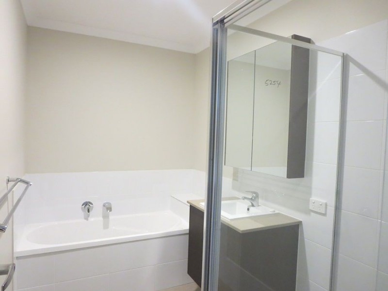 64 Baspa Street, Holmview QLD 4207