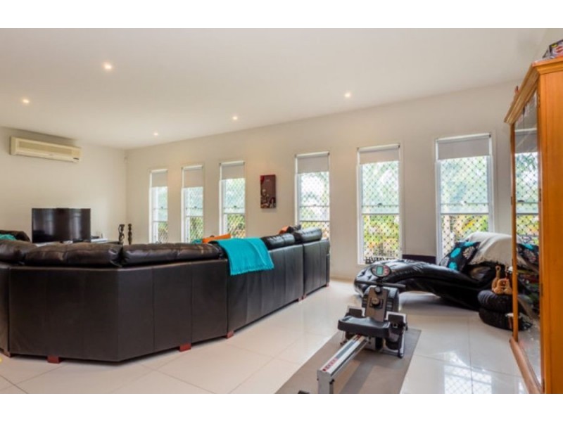 3 Paisley Court, Mount Warren Park QLD 4207
