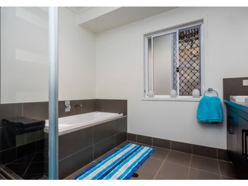 3 Paisley Court, Mount Warren Park QLD 4207