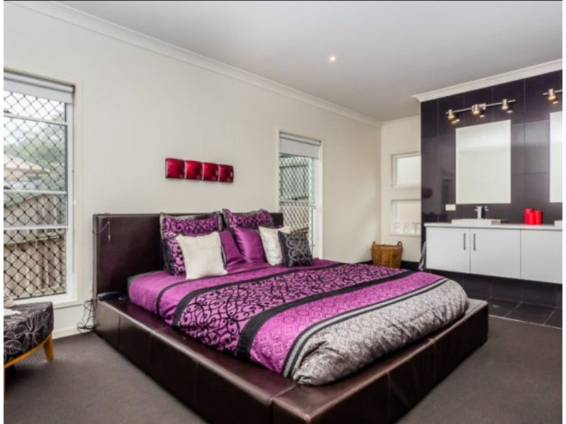 3 Paisley Court, Mount Warren Park QLD 4207