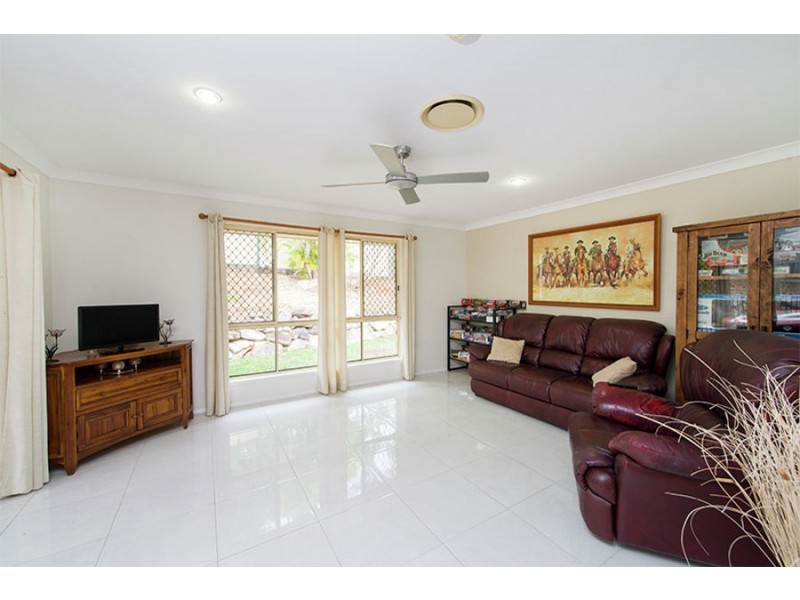 7 Hendrix Street, Windaroo QLD 4207