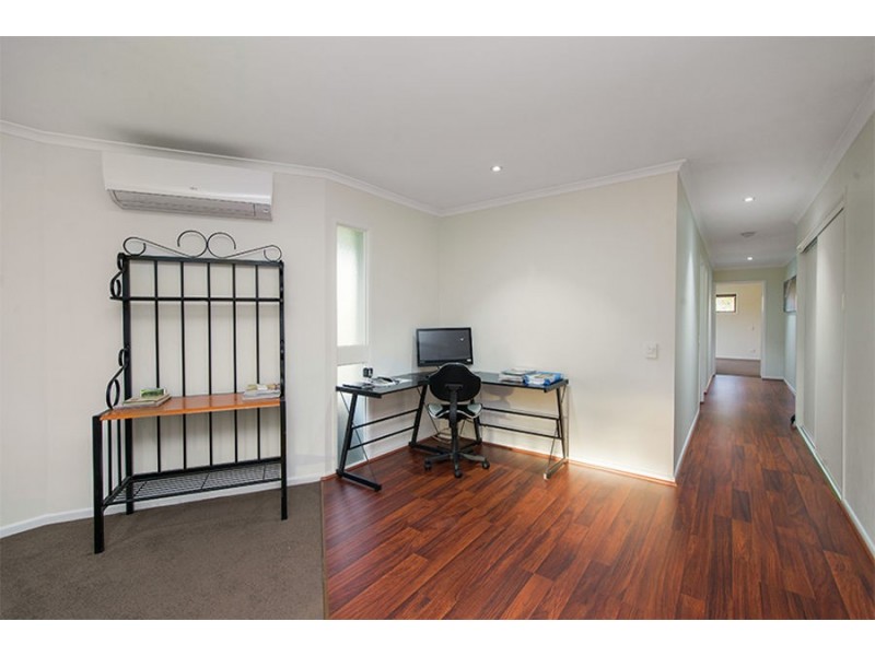 2 Jennifer Court, Mount Warren Park QLD 4207