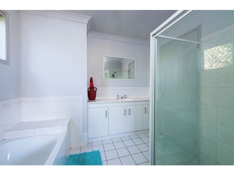 96 Castile Crescent, Edens Landing QLD 4207