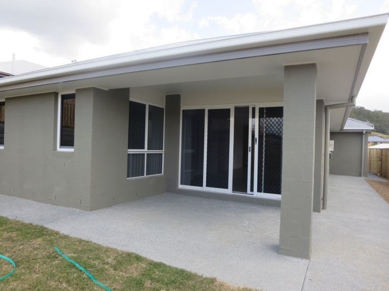 4 Hibiscus Crescent, Maudsland QLD 4210