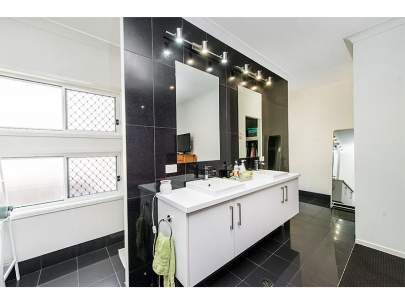 3 Paisley Court, Mount Warren Park QLD 4207