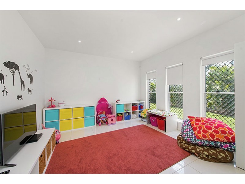 3 Paisley Court, Mount Warren Park QLD 4207