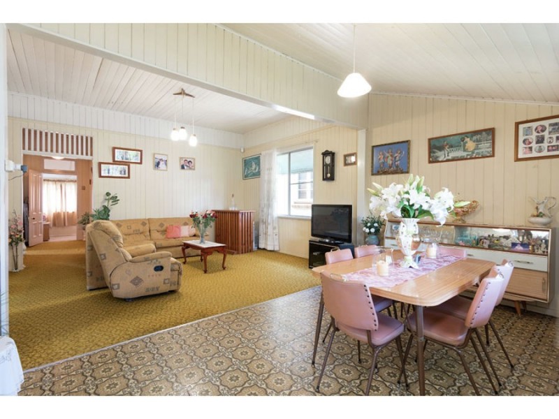 49 Wynnum Rd, Norman Park QLD 4170