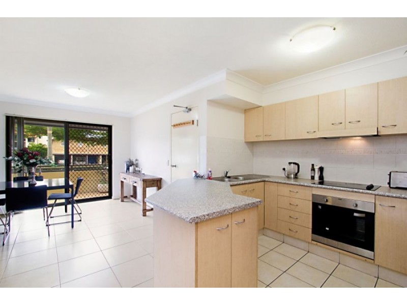 2/53 Stapylton St, Coolangatta QLD 4225