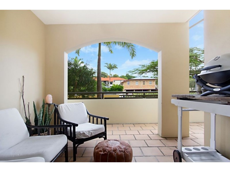 2/53 Stapylton St, Coolangatta QLD 4225