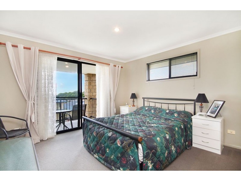 14 Buncrana Terrace, Banora Point NSW 2486