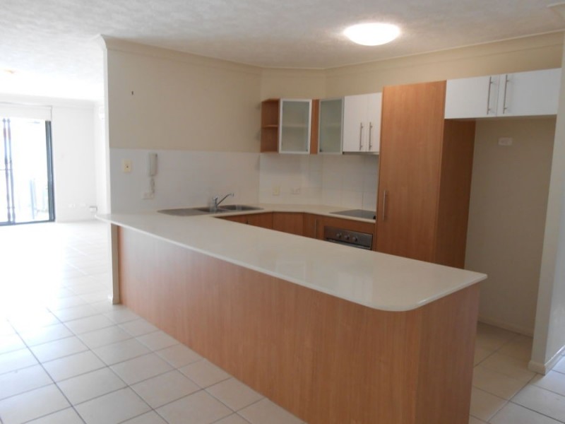 8/66 McLean St, Coolangatta QLD 4225