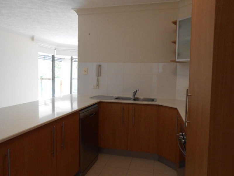 8/66 McLean St, Coolangatta QLD 4225