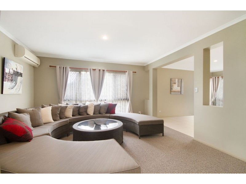 14 Buncrana Terrace, Banora Point NSW 2486