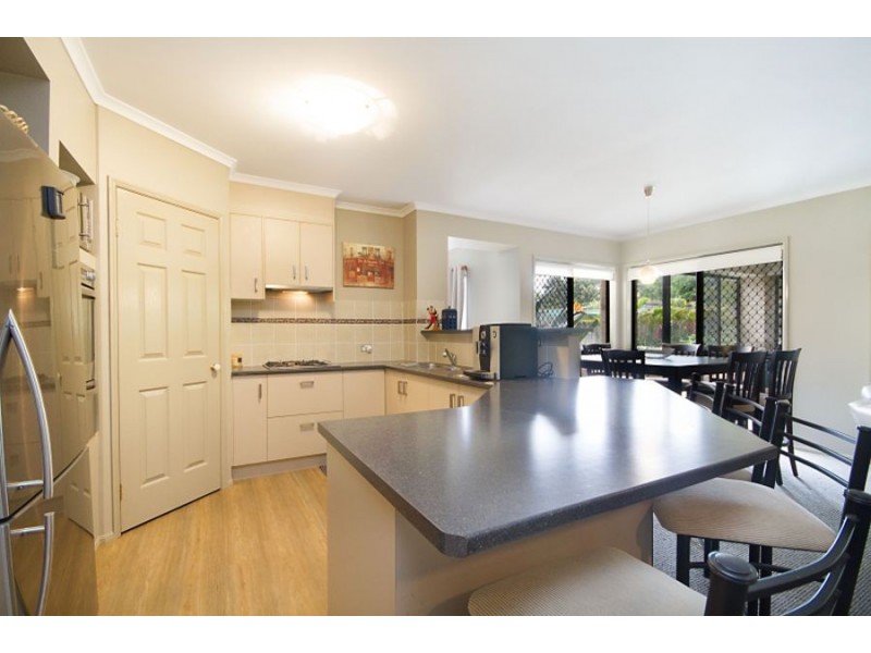 14 Buncrana Terrace, Banora Point NSW 2486