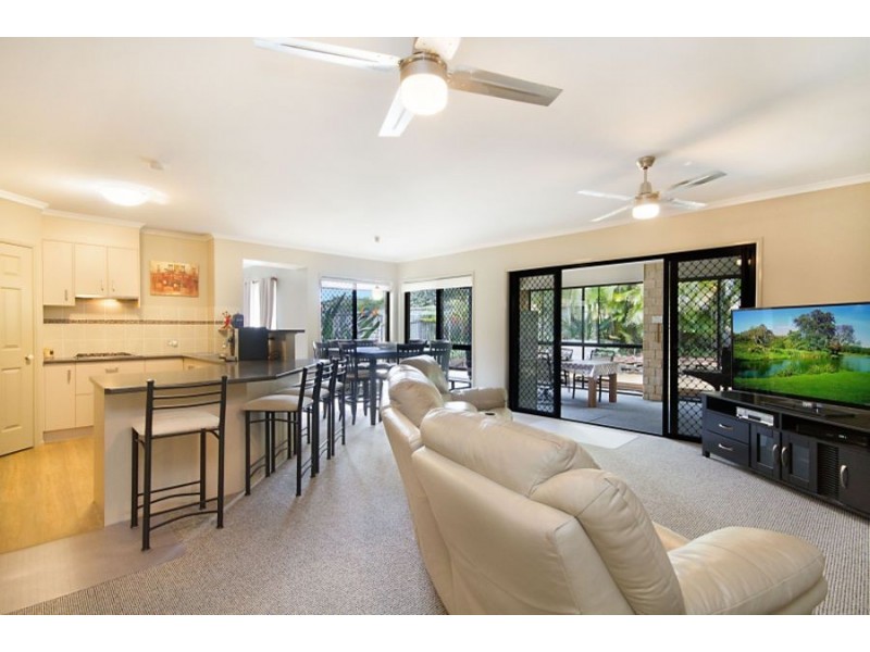 14 Buncrana Terrace, Banora Point NSW 2486