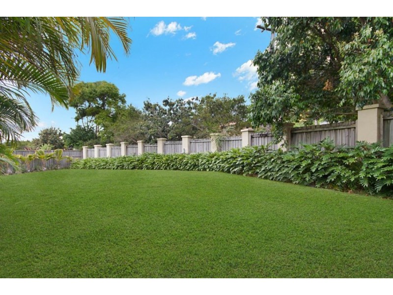 14 Buncrana Terrace, Banora Point NSW 2486