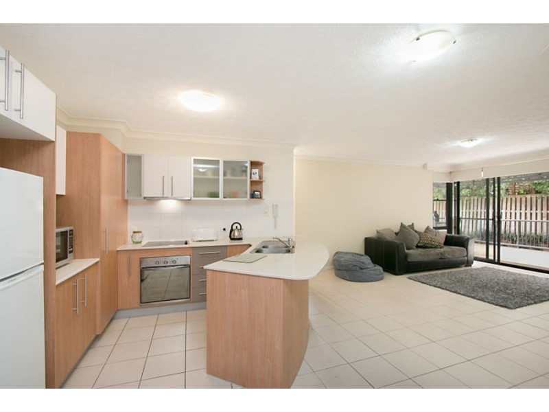 2/66 McLean St, Coolangatta QLD 4225