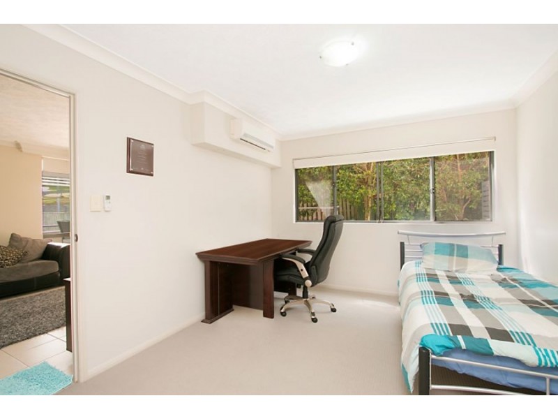 2/66 McLean St, Coolangatta QLD 4225