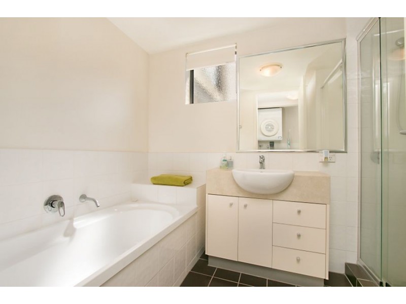 2/66 McLean St, Coolangatta QLD 4225