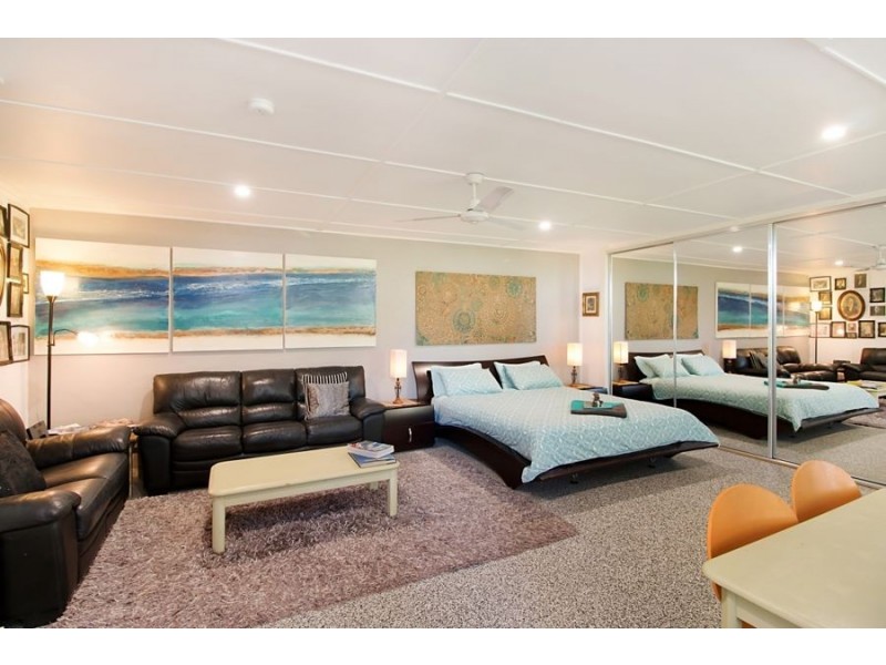 14 Tweed St, Coolangatta QLD 4225