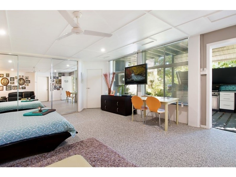 14 Tweed St, Coolangatta QLD 4225