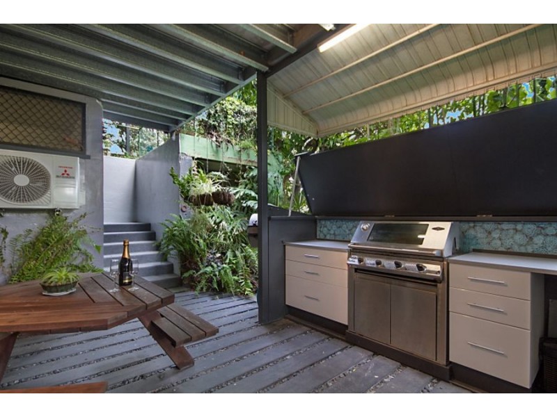 14 Tweed St, Coolangatta QLD 4225