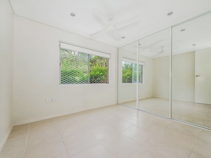 2/23 Tweed St, Coolangatta QLD 4225