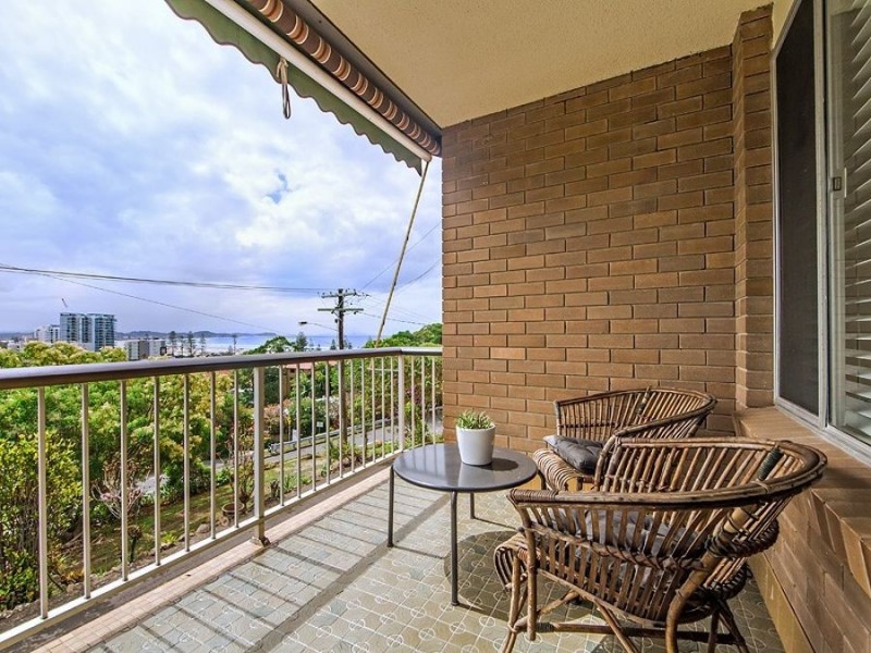 2/23 Tweed St, Coolangatta QLD 4225