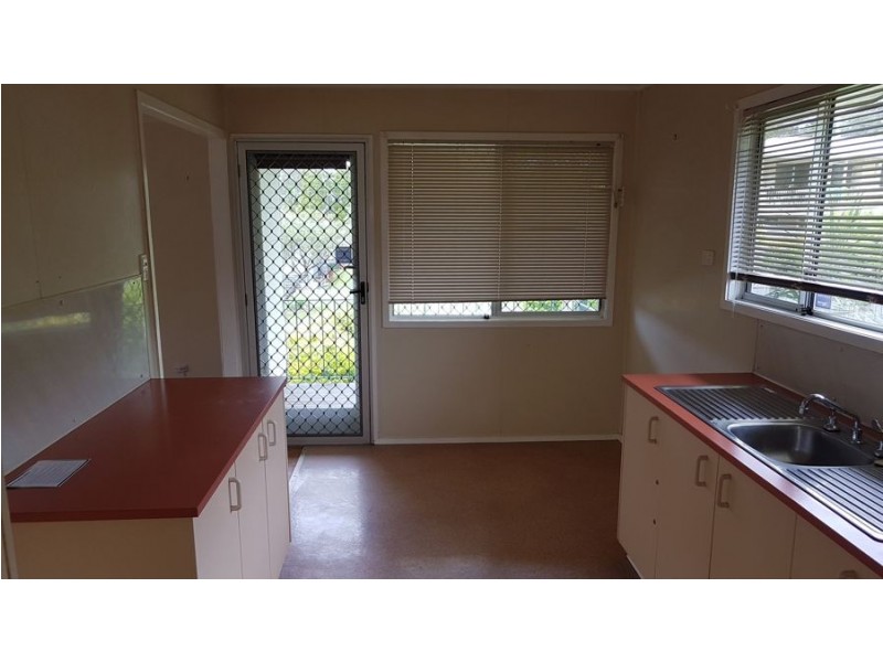 4 Hedge Row, Varsity Lakes QLD 4227