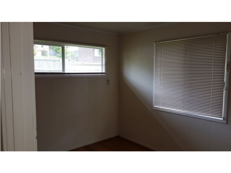 4 Hedge Row, Varsity Lakes QLD 4227