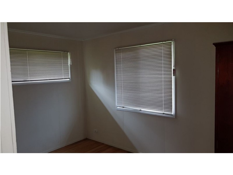 4 Hedge Row, Varsity Lakes QLD 4227