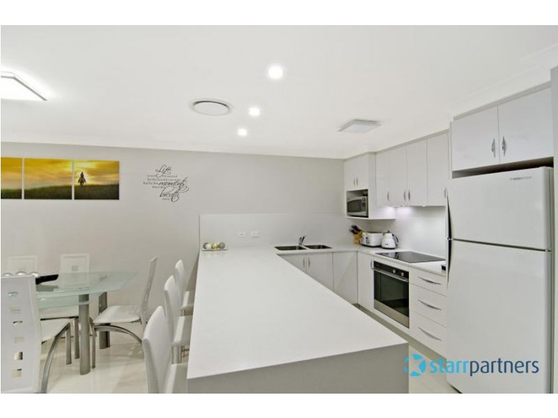 2/37 Binalong, Pendle Hill NSW 2145