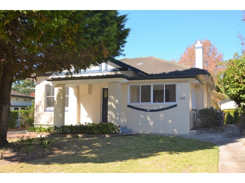 142 Fox Valley Road, Wahroonga NSW 2076