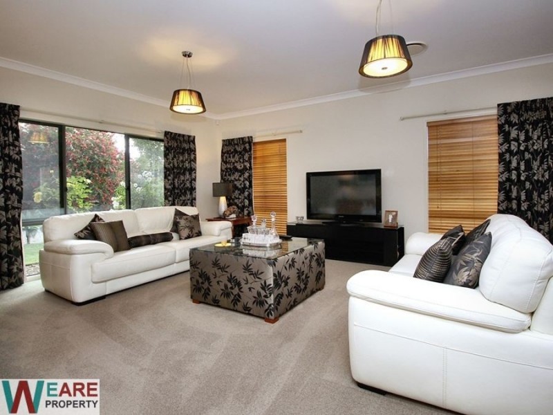 2-4 Bluewing Court, Greenbank QLD 4124