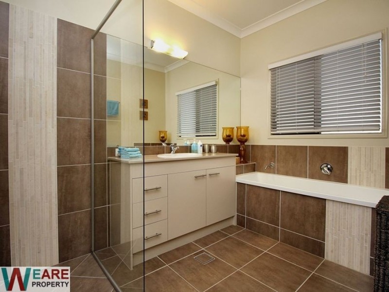 2-4 Bluewing Court, Greenbank QLD 4124