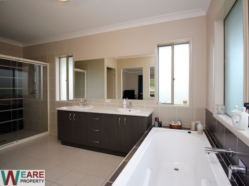 2-4 Eyre Pl, Jimboomba QLD 4280
