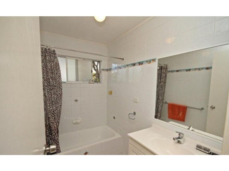 26 Egan Avenue, Beachmere QLD 4510