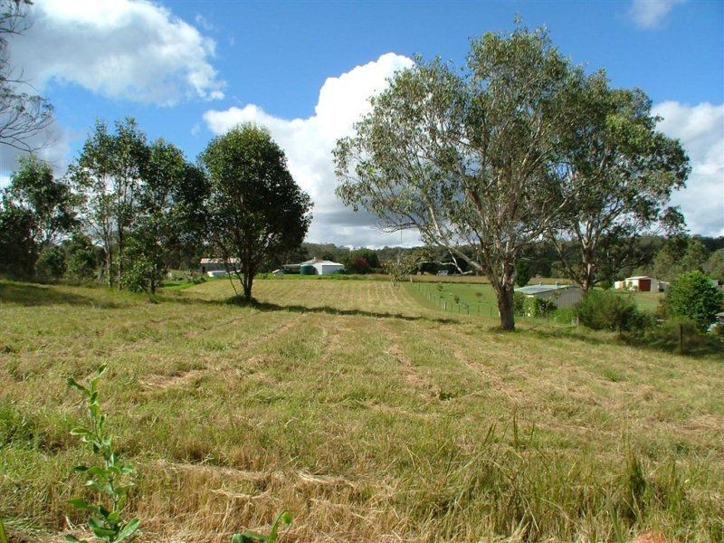 18 Devoncourt Road, Crows Nest QLD 4355