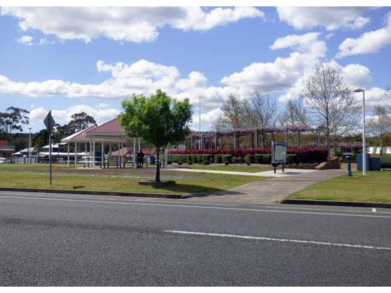 18 Devoncourt Road, Crows Nest QLD 4355