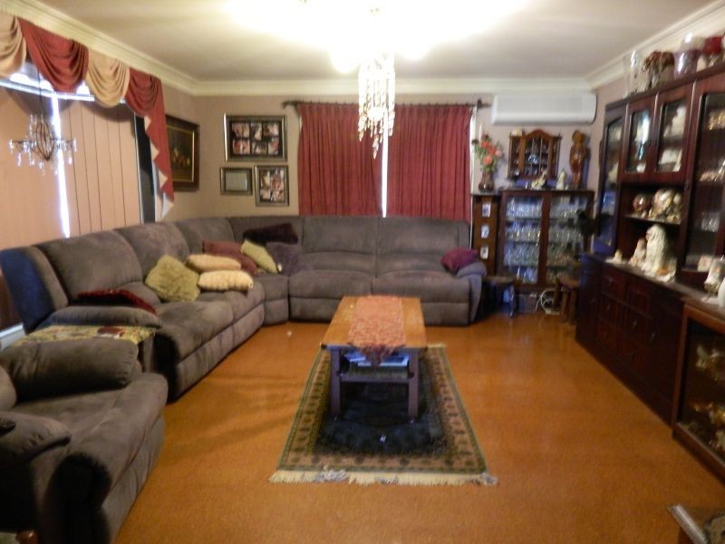 8 Pinnell Road, Crows Nest QLD 4355