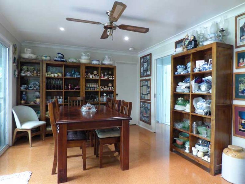 8 Pinnell Road, Crows Nest QLD 4355